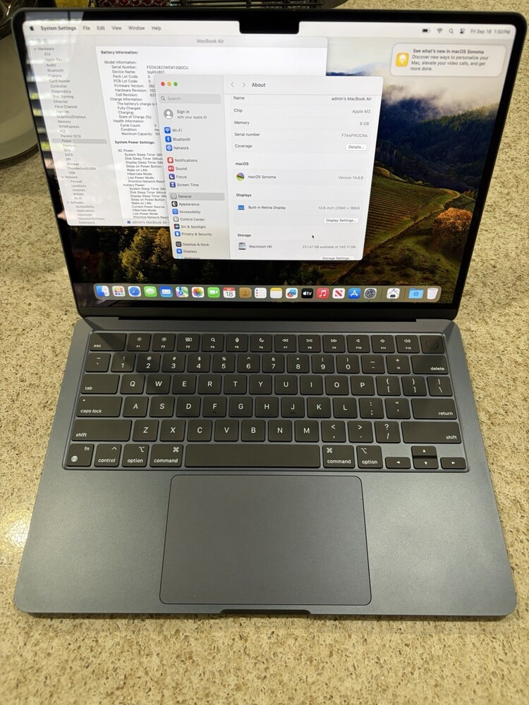 Apple MacBook Air 13 in 2024 Midnight/Apple M3 256 GB 8 Ram GB 100% Battery!