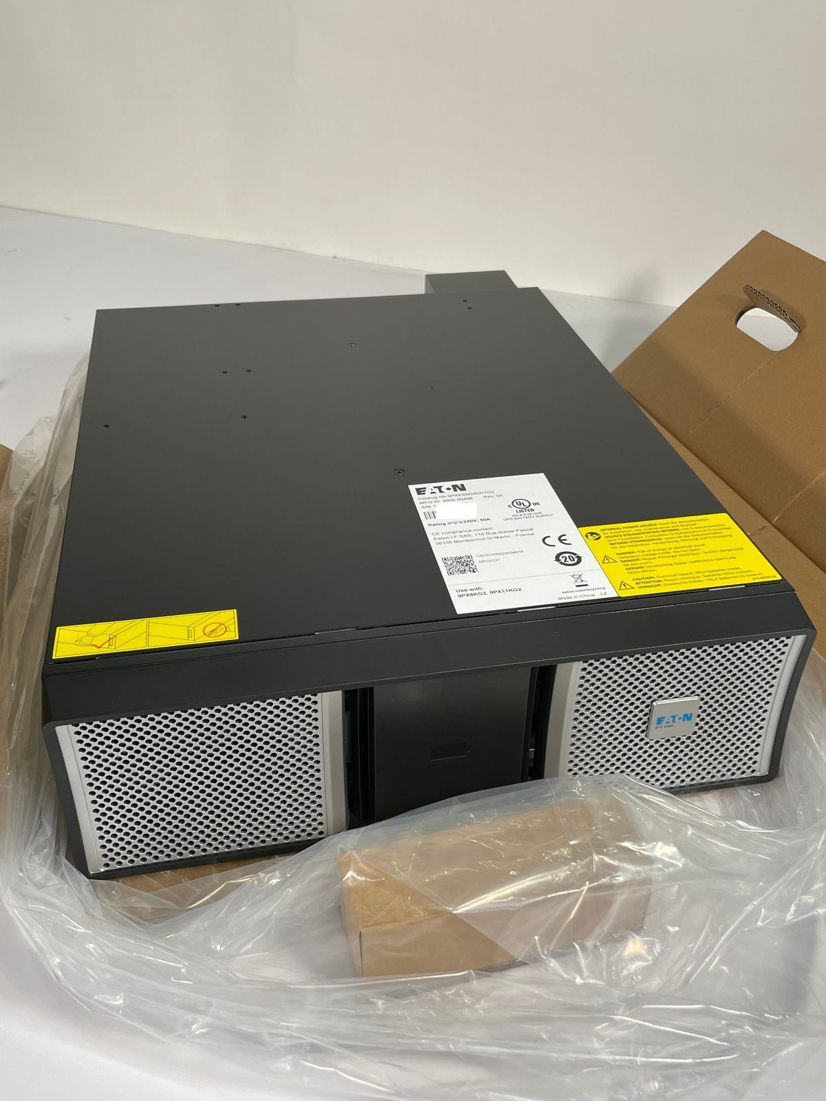 Eaton 9PX EBM 240V RT3U G2 Extended Battery Module 9PXEBM240RTG2 UPS Battery - Thumbnail 6