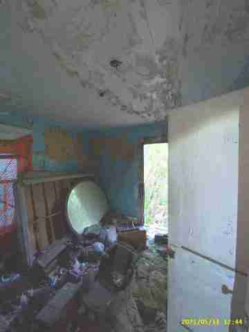 3040372-1_032.jpg