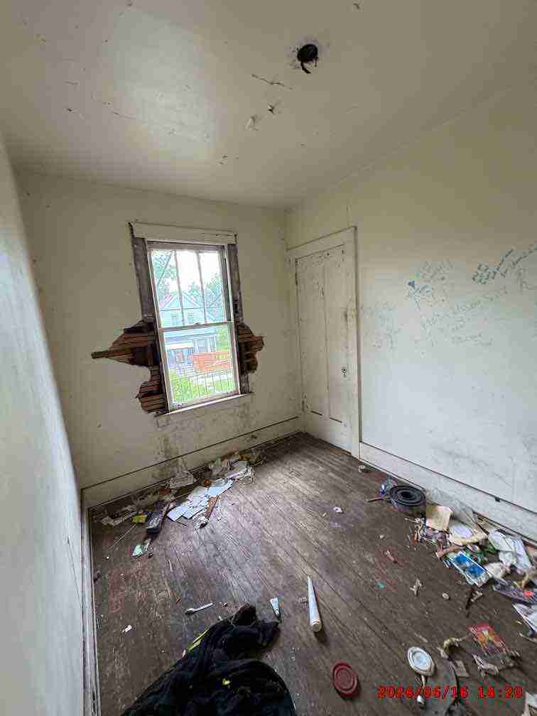3139179-1_075.jpg