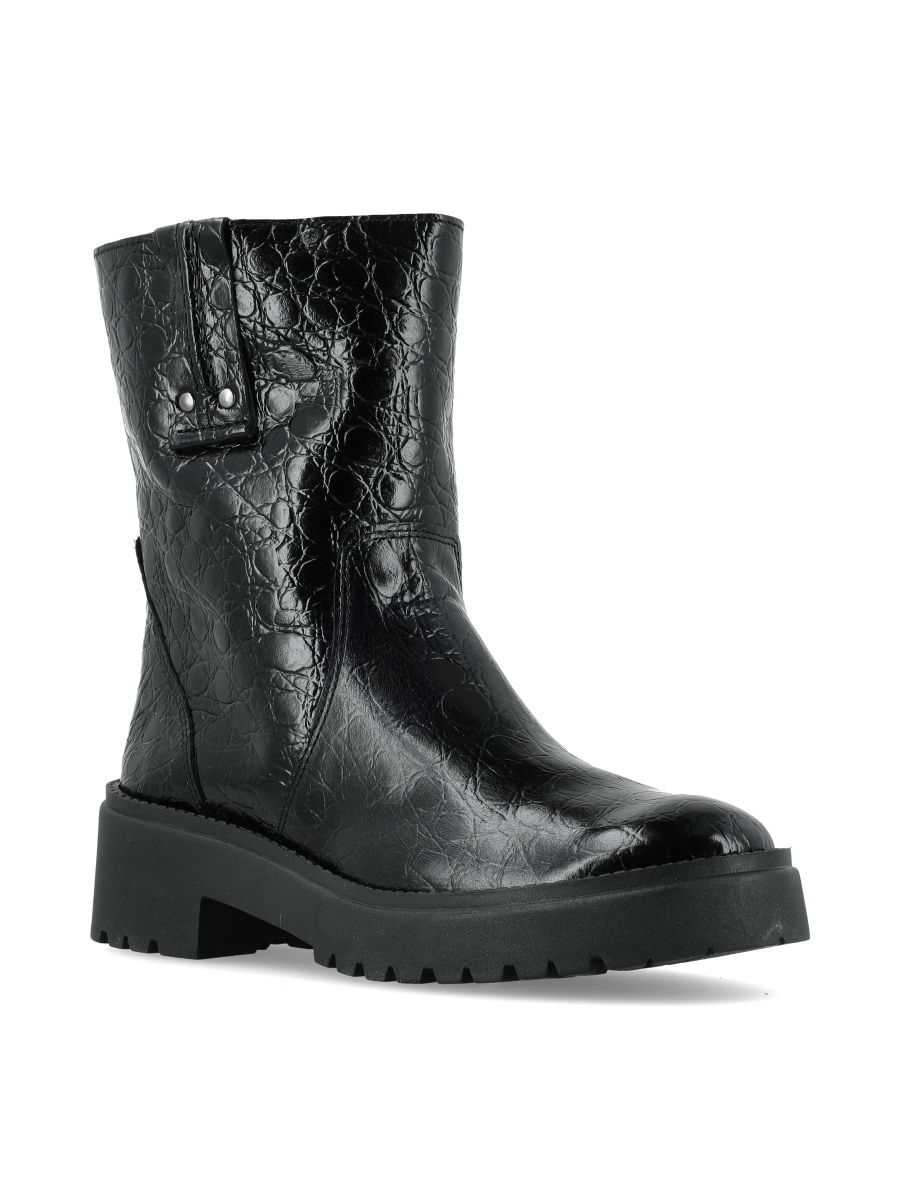 BOTA NAOMI