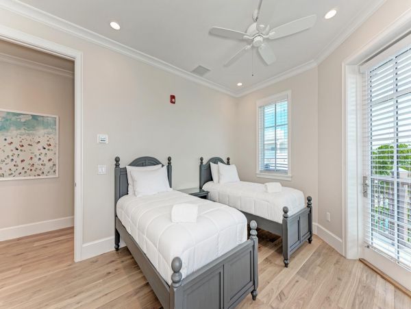 Holmes Beach Vacation Beach Condo Four Bedrooms Gulf Views- NEW ARRIVAL