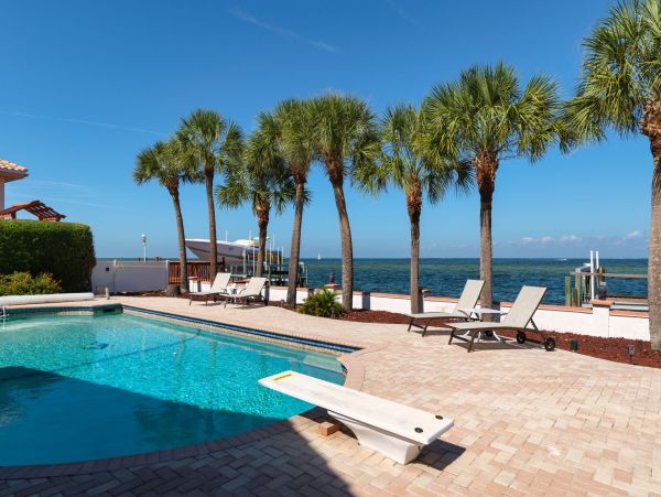 Bay Front Vacation Home in Anna Maria Island 12 Guests