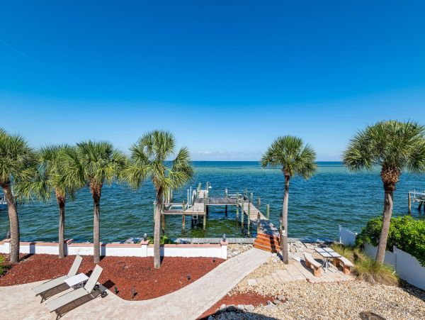 Bay Front Vacation Home in Anna Maria Island 12 Guests