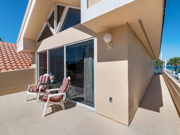 Bay Front Vacation Home in Anna Maria Island 12 Guests