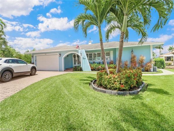 Waterfront Vacation Home In Naples with Private Pool