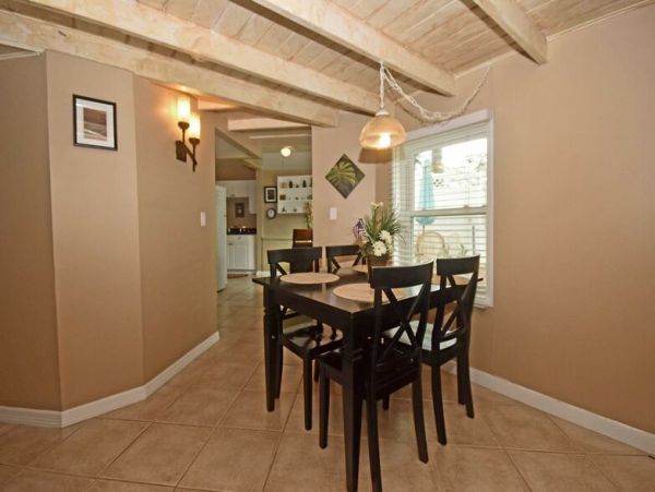 2 Bedroom Vacation Condo in Englewood 4 Guests