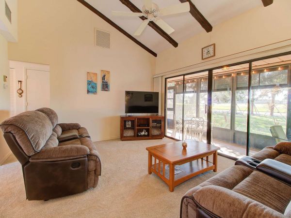 2 Bedroom Vacation Condo in Sarasota with Tennis Court