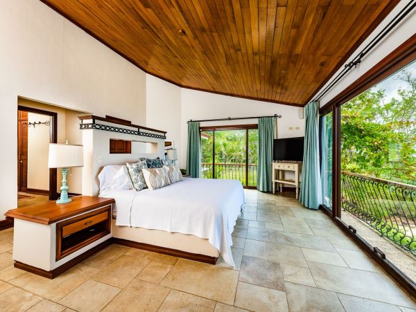 Beautiful Beach Villa in Playa Grande Five Bedroom with Pool