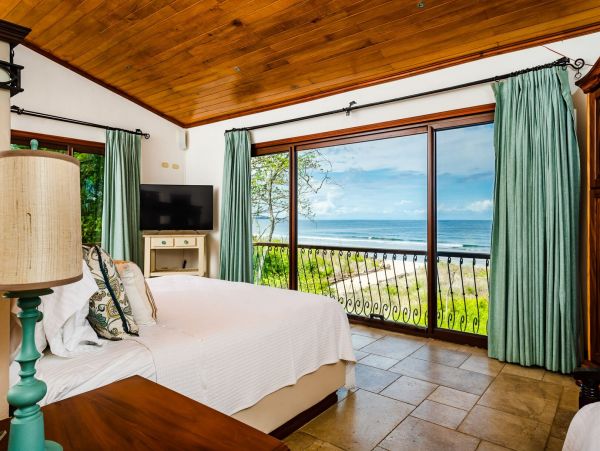 Beautiful Beach Villa in Playa Grande Five Bedroom with Pool