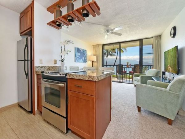 Oceanfront Charming Vacation Condo Sleeps Four Guests