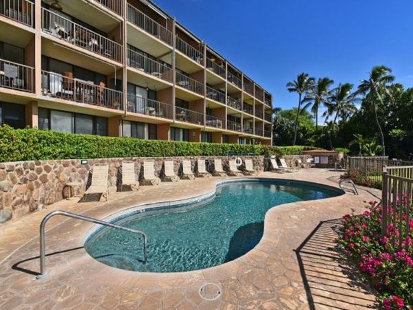 Oceanfront Charming Vacation Condo Sleeps Four Guests