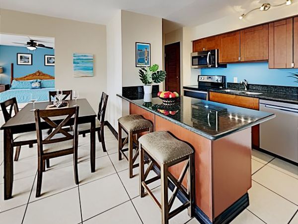 Kihei Two Bedroom Vacation Condo Sleeps Six Walk To Beach