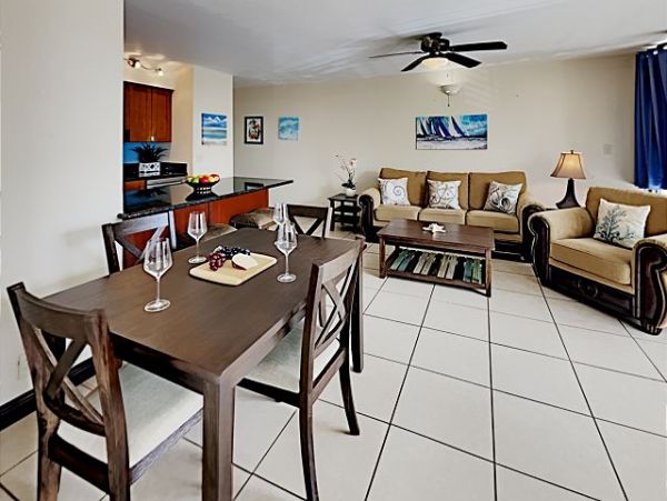 Kihei Two Bedroom Vacation Condo Sleeps Six Walk To Beach