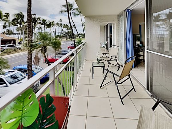 Kihei Two Bedroom Vacation Condo Sleeps Six Walk To Beach