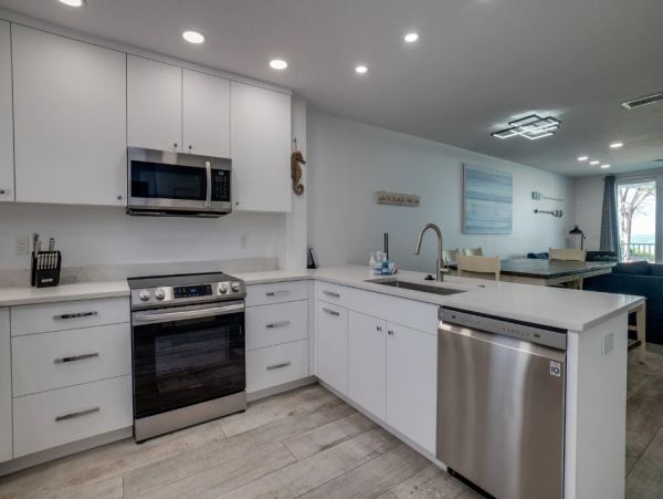 Vacation Condo in Bradenton Two Bedroom Steps To The Beach