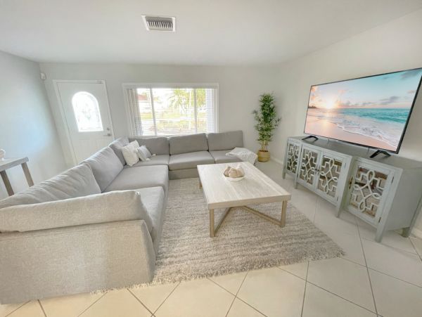 Beachfront Four Bedroom Vacation Home in Bonita Beach