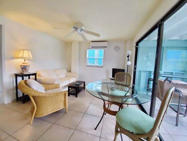 Beachfront Four Bedroom Vacation Home in Bonita Beach