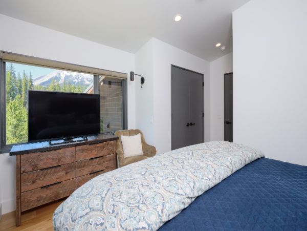 Big Sky Home 1000089