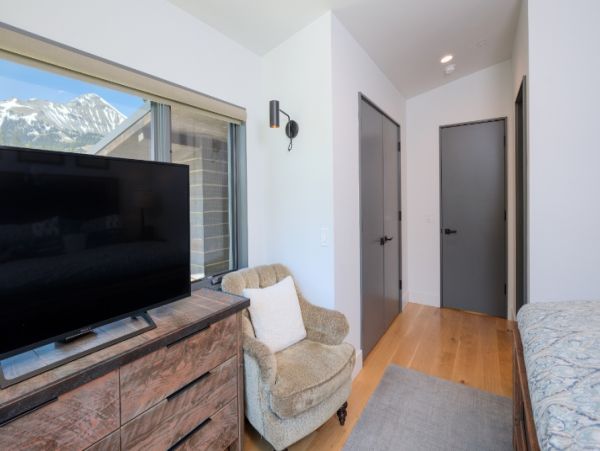 Big Sky Home 1000089