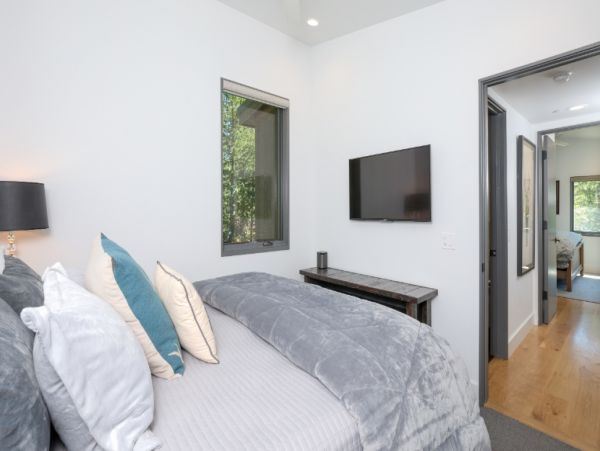 Big Sky Home 1000089