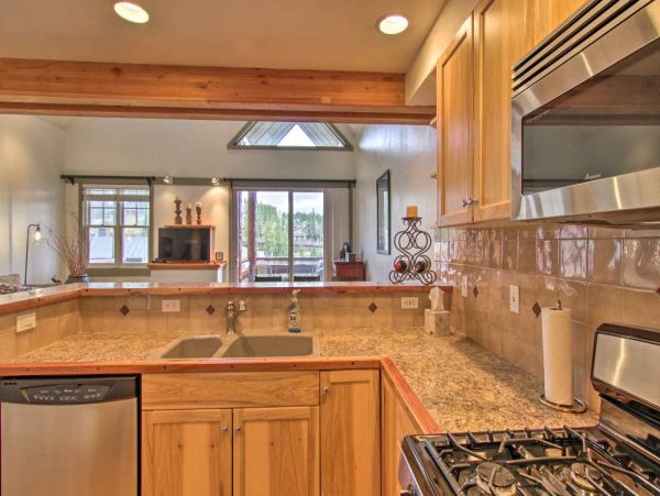 Big Sky Condo 1000150