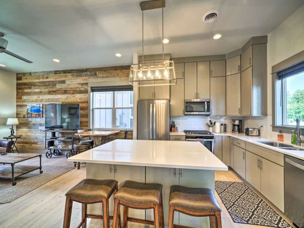 Big Sky Condo 1000160