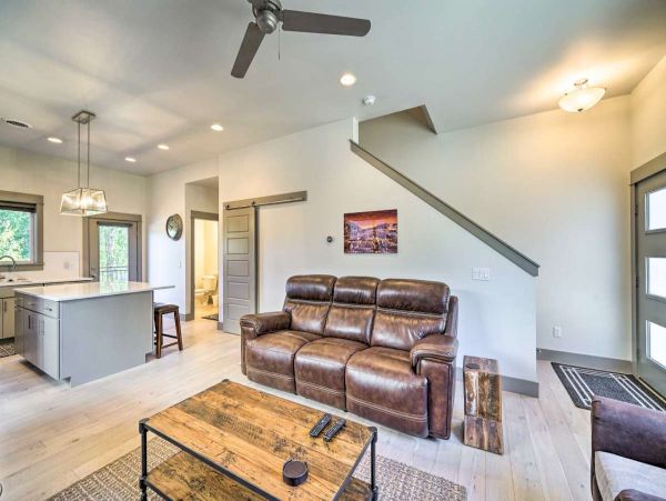 Big Sky Condo 1000160