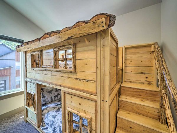 Big Sky Condo 1000160