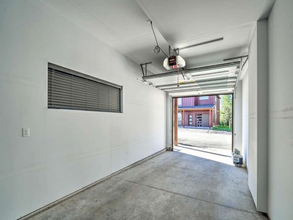 Big Sky Condo 1000160