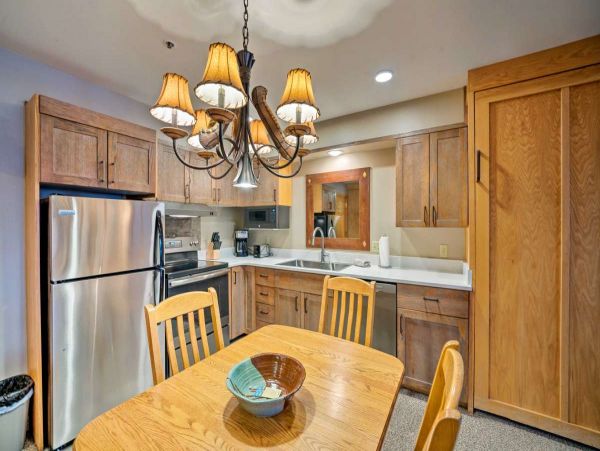 Big Sky Condo 1000168