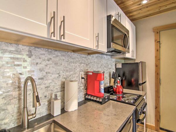 Big Sky Condo 1000173