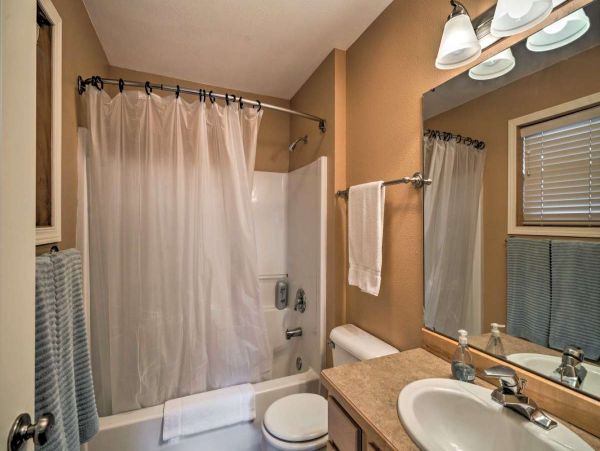 Big Sky Condo 1000175
