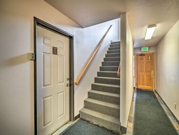 Big Sky Condo 1000175