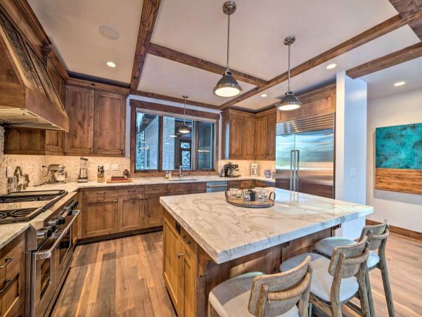 Gorgeous Vacation Rental with 6 Bedrooms in Big Sky
