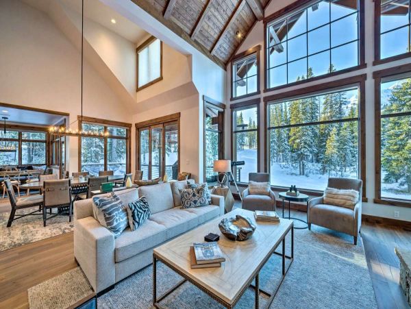 Gorgeous Vacation Rental with 6 Bedrooms in Big Sky