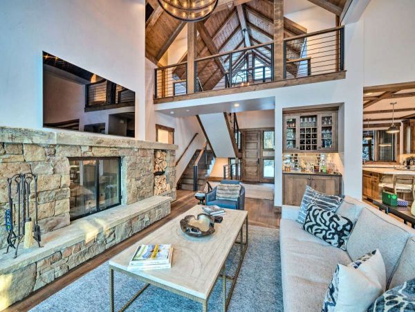 Gorgeous Vacation Rental with 6 Bedrooms in Big Sky