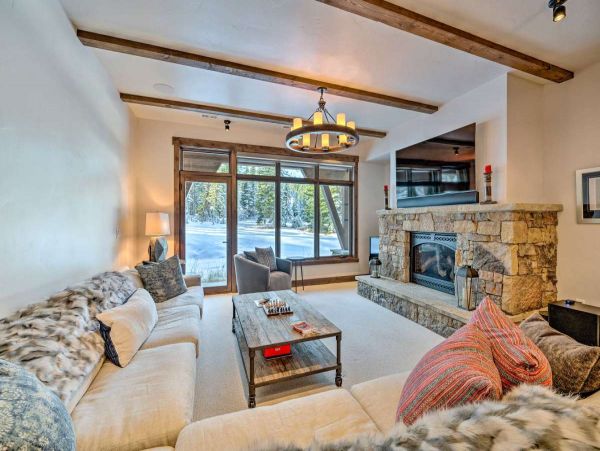 Gorgeous Vacation Rental with 6 Bedrooms in Big Sky