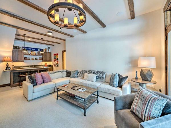 Gorgeous Vacation Rental with 6 Bedrooms in Big Sky