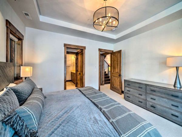 Gorgeous Vacation Rental with 6 Bedrooms in Big Sky