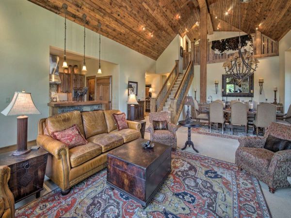 Big Sky Condo 1000177