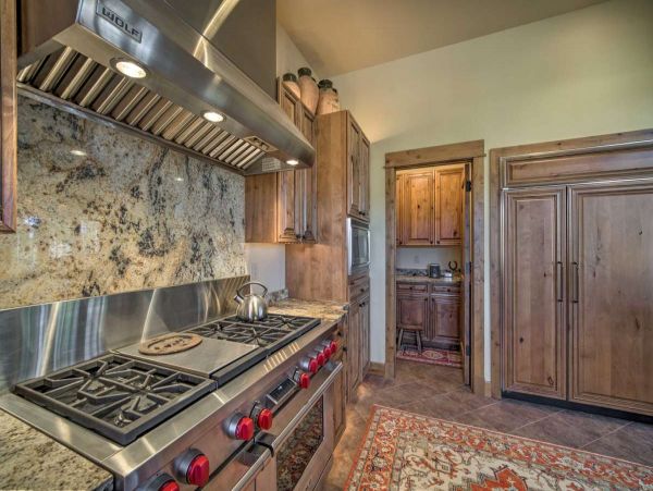 Big Sky Condo 1000177