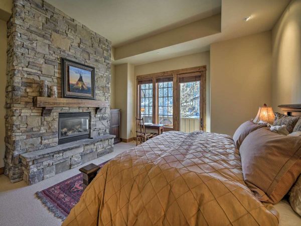Big Sky Condo 1000177