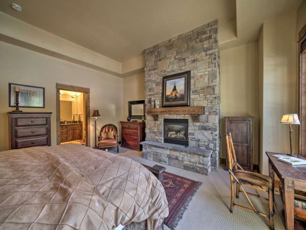 Big Sky Condo 1000177