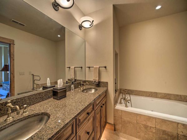 Big Sky Condo 1000177