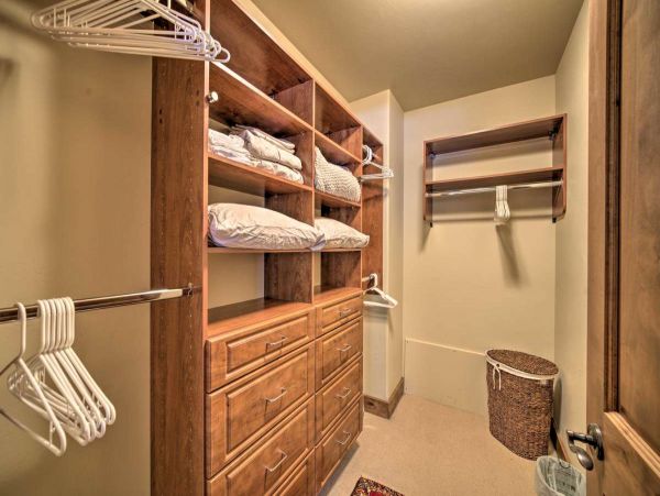 Big Sky Condo 1000177
