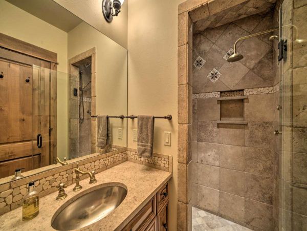 Big Sky Condo 1000177