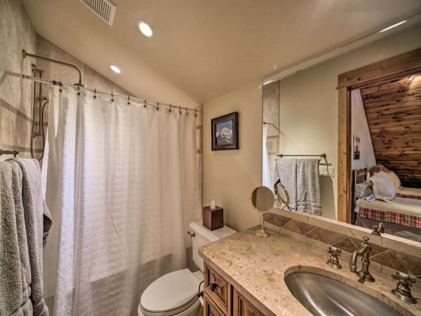 Big Sky Condo 1000177