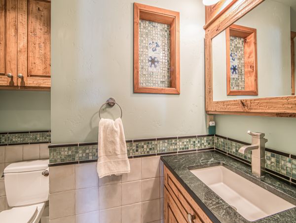 Custom built Log Home Ski in Ski out 15 min to Mountain Village