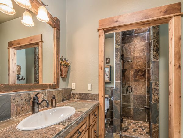 Custom built Log Home Ski in Ski out 15 min to Mountain Village